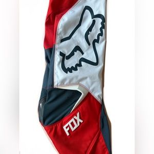 🔘Fox 180 Lux Motocross Pants
🔘Color: flame red/white/smoke gray
🔘Size: 30